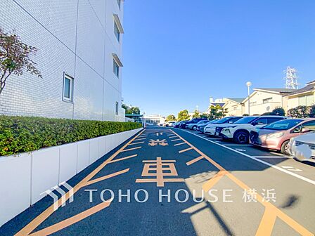 敷地内駐車場(空き状況はお問い合わせください)。