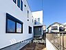 玄関：お住まいの顔となる玄関。住まう方のプライドを満たすクオリティを備えています。 