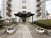 帰宅されるご家族や訪れる方を優しく迎え、安らぎに満ちた生活空間を予感させてくれます。
