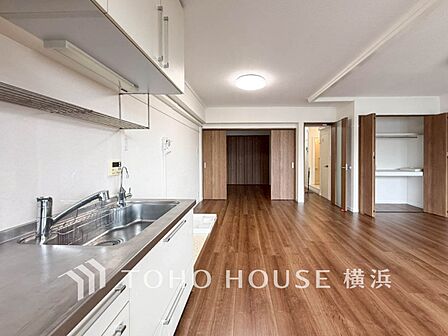 和やかで洗練された空間の演出。寛ぎとコミュニケーションを育む居心地のよい場所。