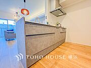 家族の健康を支えるキッチン。毎日使う場所だから気持よく使えて、居心地の良い空間に。