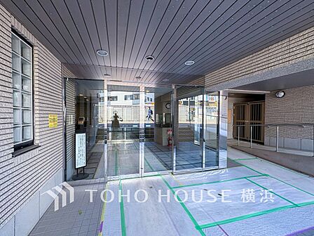 帰宅されるご家族や訪れる方を優しく迎え、安らぎに満ちた生活空間を予感させてくれます。