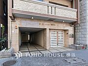 デザイン性の高いエントランスは、住む方のプライドを満たすクオリティ。