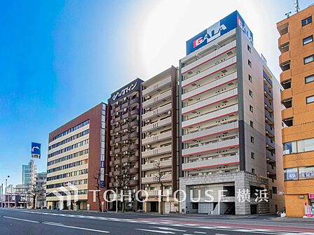 生活利便に優れた住環境に立地し、ゆとりある生活が送れます。