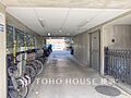 屋内式の駐輪ス...
