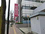 成城石井成瀬店　900m　オリジナルブランドのデザートに力を入れています。プレミアムチーズケーキがおすすめです！ 