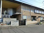 都筑ひよこ保育園　800m　0歳児からの受け入れのある保育園。平日20時までの延長保育も、働くご両親の強い味方です。 