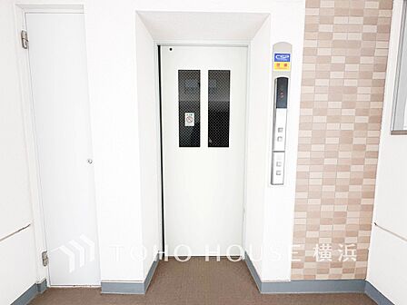 大きな荷物やお買い物帰りの重い荷物にも安心のエレベーター。