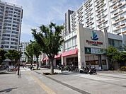 ピーコックストア洋光台店　750m　朝7時～深夜0時まで営業。洋光台駅から徒歩約1分なので、お仕事帰りのお買い物に便利です。 