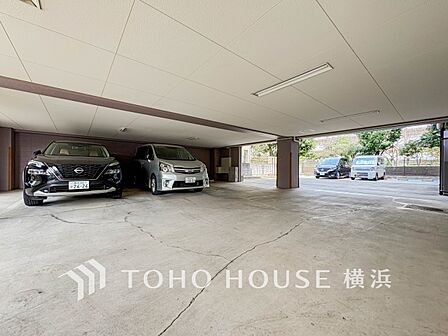 敷地内駐車場(空き状況はお問い合わせください)。