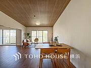 ここはみんなが集い、食事と楽しい会話が始まるスペース。