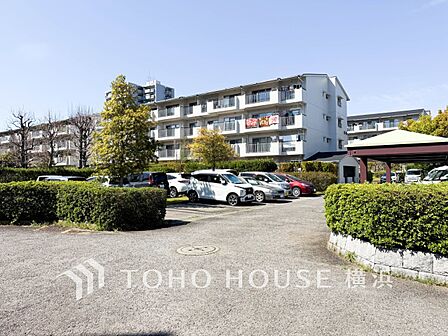 敷地内駐車場(空き状況はお問い合わせください)。