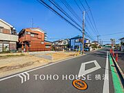 生活利便に優れた住環境に立地し、ゆとりある生活が送れます。（2026年4月撮影）
