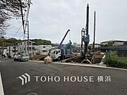 良質な環境に暮らす永住の邸がここに誕生します。（2026年4月撮影）
