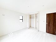一日の疲れをいやしてくれる寝室。時を忘れて過ごす場所として過ごせるお部屋。