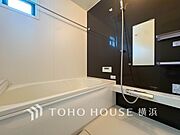 一日の疲れが癒される優雅な時間を堪能できるゆとりあるバスルームです。