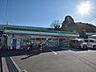 周辺：ファミリーマート都筑インター店 　650m　お手軽に食べれる食品や日用品雑貨などを扱う便利なコンビニ。 