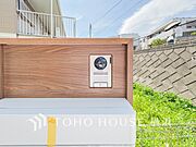 「見える安心」をカタチにしました。誰が来てもわかる様にモニター付きインターホンを設置。
