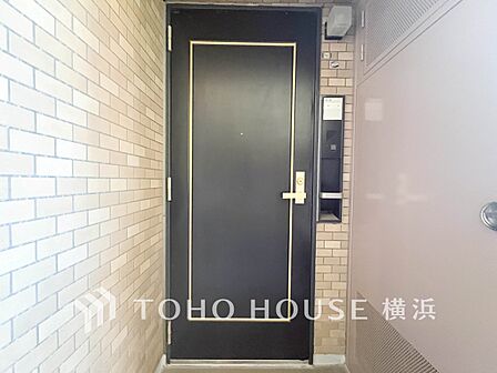 【玄関鍵】　外出時も安心です。