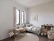 穏やかな寛ぎを届けるお部屋。※生成AIによるイメージです。家具・小物は販売価格に含まれません。