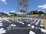 洗練された街並みに暮らす喜びを感じることができる住環境。（2026年5月撮影）