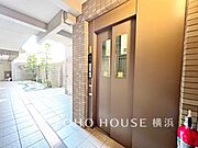 大きな荷物やお買い物帰りの重い荷物にも安心のエレベーター。
