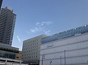 CIAL鶴見　500m　ファッション・飲食店をはじめ、新鮮な食料品、お惣菜等も揃えられ、日常的なお買い物にもとっても便利。 