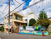 もみじ保育園　750m　幼児クラスでは、午前中に課題保育を実施。体操や音楽・英語等の科目を設けています。 