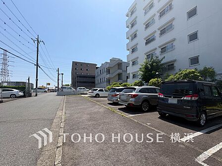 敷地内駐車場(空き状況はお問い合わせください)。