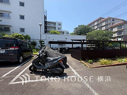 バイク置き場も完備してます。