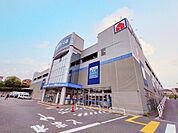 ヤマダデンキテックランド戸塚店　850m　家電、パソコン、携帯電話、おもちゃやゲームソフトなど幅広い商品を取り扱っています。 