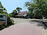 周辺：飯島幼稚園　210m　広大な敷地面積を誇り、自然豊かな環境でのびのび保育が行われています。ヤギ・うさき・チャボがいます。 