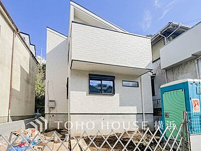 外観:表現された空間は豊かな光と風を纏い、暮らしの時間を豊かにしてくれます。 外観:表現された空間は豊かな光と風を纏い、暮らしの時間を豊かにしてくれます。