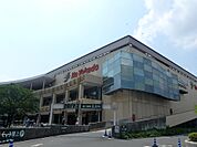 イトーヨーカドーららぽーと横浜店　1400m　大型ショッピングモール内にある店舗。駅前なのでお仕事やお出かけの帰りのお買い物にも便利です。 