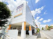ノジマ横浜東寺尾店　750m　家電やスマホ選び、iPhone修理など幅広く取り扱い。 