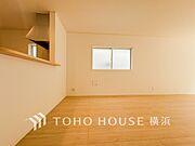 光と風があふれる開放的なリビングダイニングには自然と家族みんなが集まってきます。