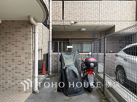 バイク置き場も完備してます。