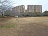 周辺：山崎公園　400m　釣りのできる池やマイナスイオンたっぷりの小道、奥にはプールもあり大人から子どもまで楽しめるます。 