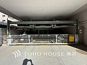 敷地内駐車場（空き状況はお問い合わせください）。