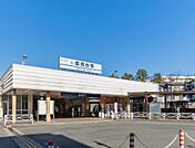 京浜急行線「能見台」駅　640m　「横浜」駅へ急行利用で約21分のダイレクトアクセス。品川駅へは途中快特乗り換えで約34分。 