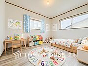 穏やかな寛ぎを届けるお部屋。※生成AIによるイメージです。家具・小物は販売価格に含まれません。