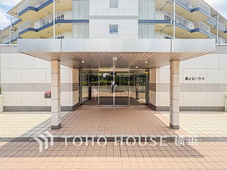 デザイン性の高いエントランスは、住む方のプライドを満たすクオリティ。