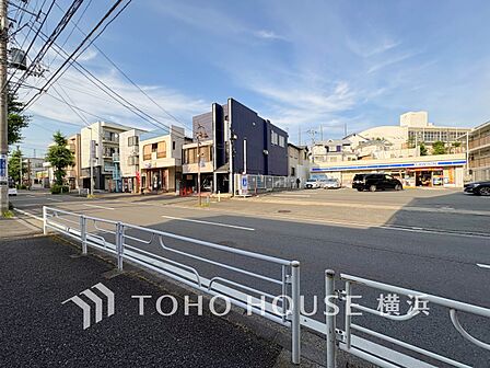 子育て環境、生活利便に優れた住環境に立地し、ゆとりある生活が送れます。