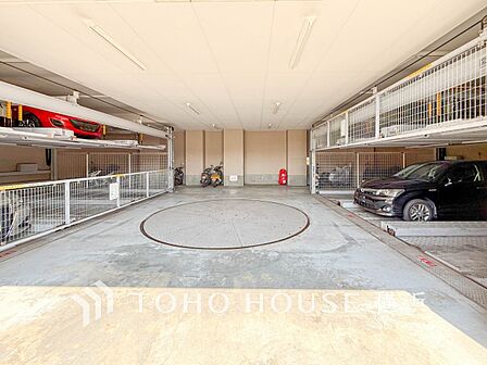 敷地内駐車場(空き状況はお問い合わせください)。