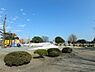 周辺：大師公園　400m　お子様が喜ぶ大型遊具も充実した公園。広い芝生広場には小川が流れ、木陰もあり四季折々の自然を身近に感じられます。 