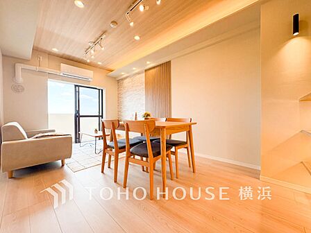 ここはみんなが集い、食事と楽しい会話が始まるスペース。
