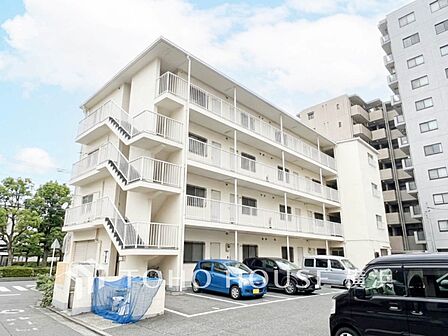 敷地内に駐車スペースがあると、日々の暮らしのをスムーズに運ぶ事が出来ます。
