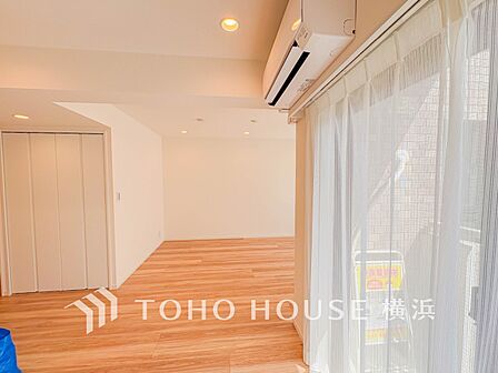 忙しい朝でも、しっかり家族が揃って食事をして頂けるゆとりある大きさのダイニングスペース。