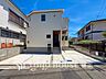 玄関：お住まいの顔となる玄関。住まう方のプライドを満たすクオリティを備えています。 