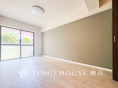 通風・採光にも優れ、心地よい光と風があふれています。プライベートな自分時間を快適に過ごせるお部屋。